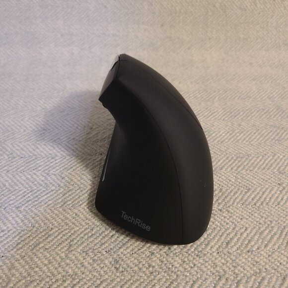 Techrise brand 2.4 Ghz optical vertical mouse for desktop, PC, mac books - Picture 2 of 7